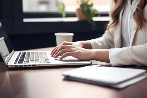 透过窗的阳光含义